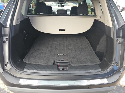 Used 2023 Nissan Rogue SV image 18
