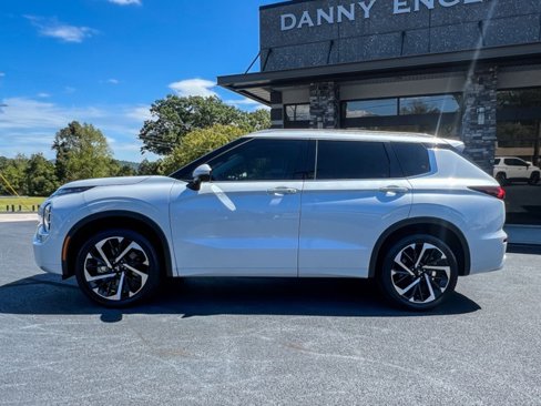 Used 2024 Mitsubishi Outlander SEL image 13