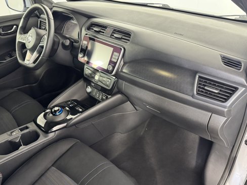 Used 2021 Nissan Leaf SV image 9