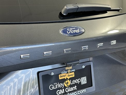 Used 2020 Ford Escape Titanium image 17