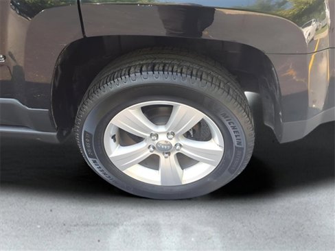 Certified 2015 Jeep Patriot Latitude image 8