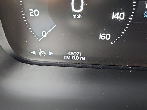 Used 2022 Volvo S60 T8 R-Design Expression image 13