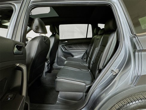 Used 2022 Volkswagen Tiguan SEL R-Line image 24