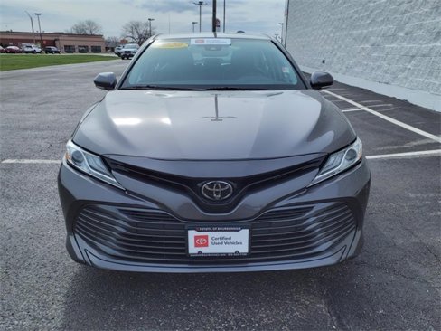 Used 2020 Toyota Camry XLE image 8
