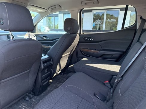 Used 2019 GMC Acadia SLE image 6