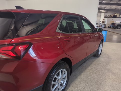 Used 2023 Chevrolet Equinox LT image 3