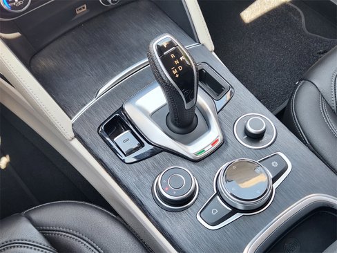Used 2020 Alfa Romeo Stelvio w/ Nero Edizione image 20