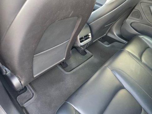 Used 2020 Tesla Model 3 Performance image 31