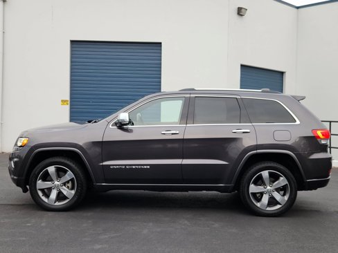 Used 2015 Jeep Grand Cherokee Overland w/ Advanced Technology Group image 2