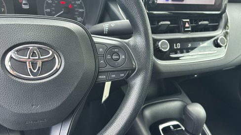 Used 2023 Toyota Corolla LE image 18