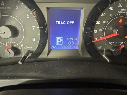 Used 2016 Toyota Sienna LE image 18