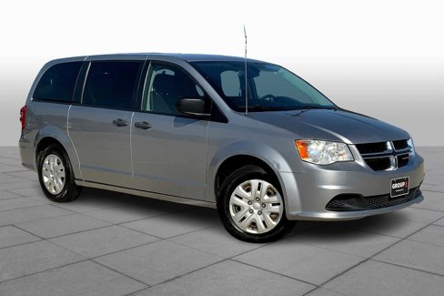 Used 2019 Dodge Grand Caravan SE image 2