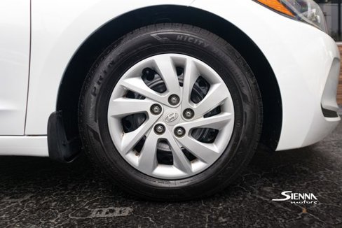 Used 2018 Hyundai Elantra SE image 24