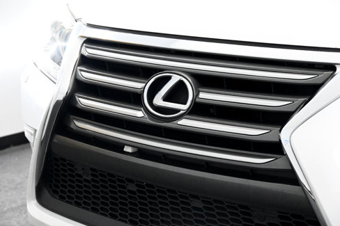 Used 2017 Lexus GX 460 Luxury w/ Preferred Accessory Package image 8