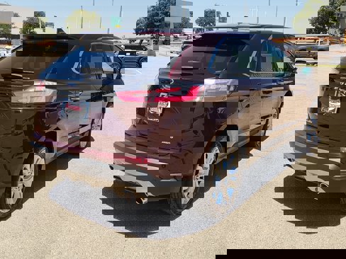 Used 2024 Ford Edge Titanium image 4