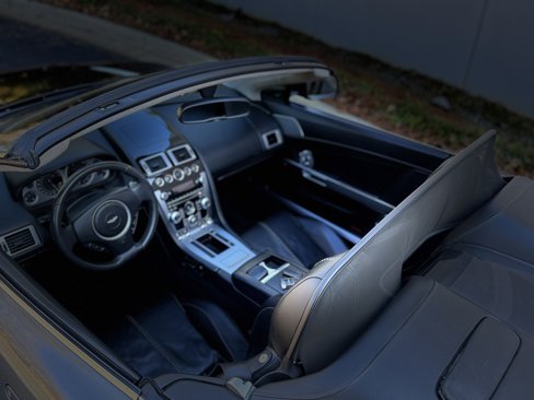 Used 2013 Aston Martin V8 Vantage Roadster image 34