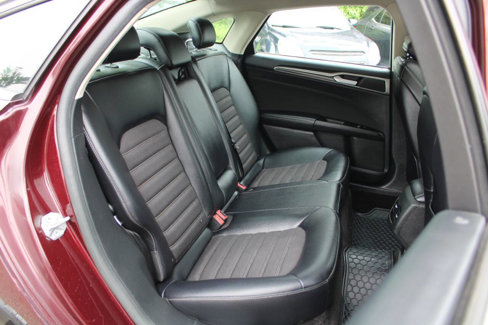Used 2017 Ford Fusion SE w/ Equipment Group 201A image 29