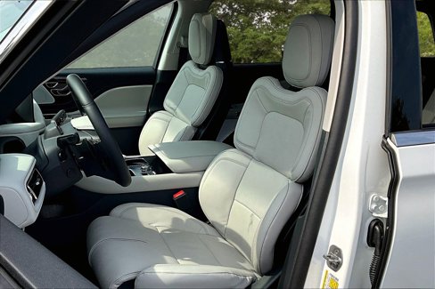 New 2025 Lincoln Aviator Reserve w/ Equipment Group 201A image 9