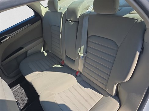 Used 2020 Ford Fusion SE image 13