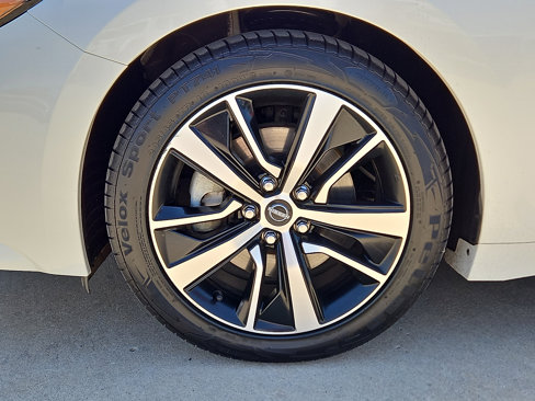 Used 2023 Nissan Maxima SV w/ Floor Mat Group image 5
