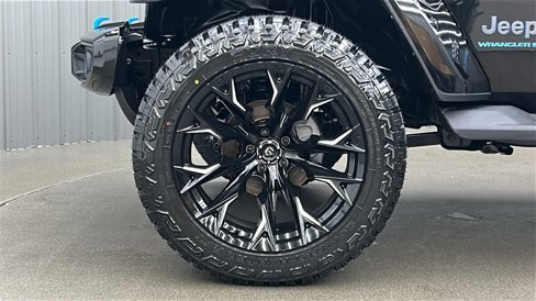 Used 2023 Jeep Wrangler Unlimited Sahara image 10