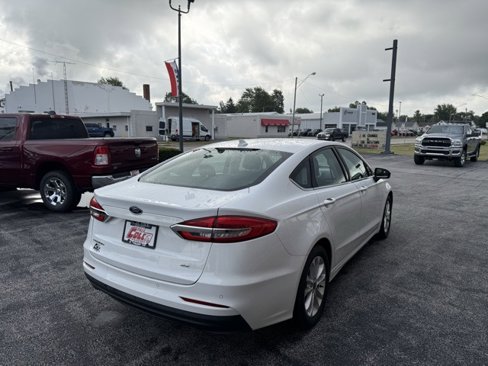 Used 2019 Ford Fusion SE image 5