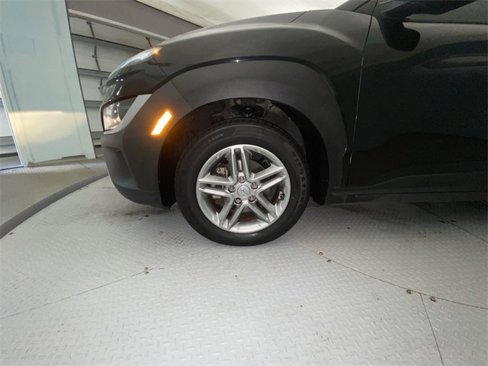 Used 2022 Hyundai Kona SE image 10
