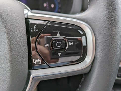 Certified 2023 Volvo XC60 B5 Plus w/ Climate Package image 26