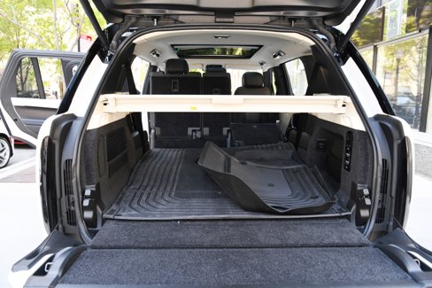 Used 2022 Land Rover Range Rover Long Wheelbase SE image 23