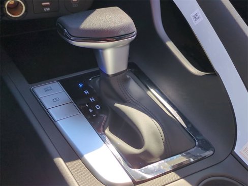 New 2025 Hyundai Elantra SE image 17