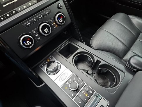 Used 2018 Land Rover Discovery SE image 91