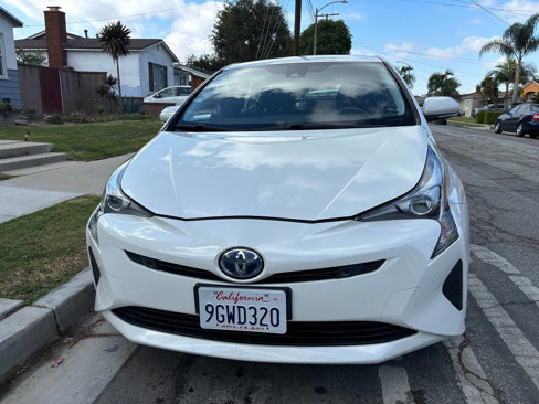 Used 2018 Toyota Prius Two image 2