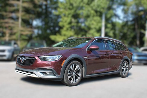 Used 2018 Buick Regal Essence w/ Driver Confidence Package #1 image 3