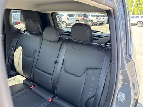 Used 2021 Jeep Renegade Limited image 25