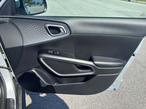 Used 2021 Kia Soul LX image 28