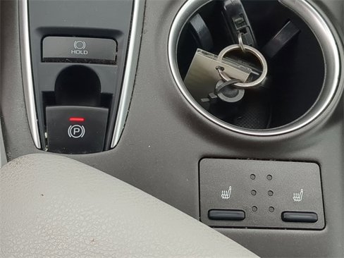 Used 2021 Toyota Camry LE image 20