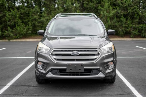 Used 2017 Ford Escape SE image 2