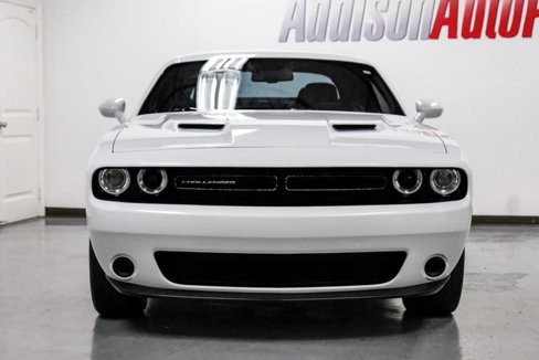 Used 2019 Dodge Challenger SXT image 5