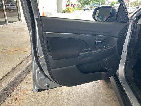 Used 2017 Mitsubishi Outlander Sport SE image 30