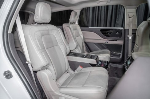 Used 2020 Lincoln Aviator Reserve w/ Equipment Group 201A image 14