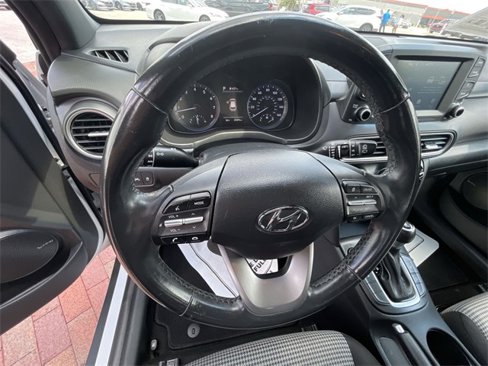 Used 2021 Hyundai Kona Night image 12