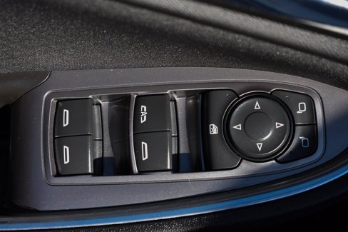 Used 2017 Chevrolet Malibu LT image 39