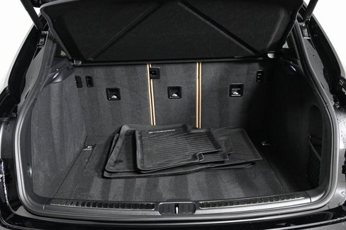 Used 2025 Porsche Macan image 32