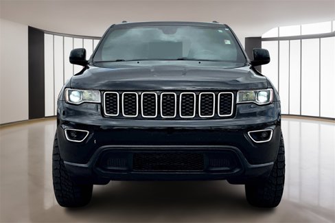 Used 2018 Jeep Grand Cherokee Laredo image 3