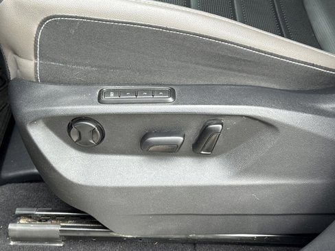 Used 2022 Volkswagen Atlas SEL Premium image 19