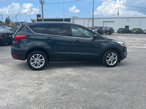 Used 2019 Ford Escape SE image 6