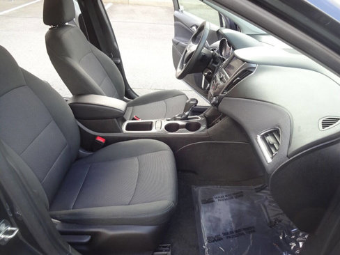 Used 2019 Chevrolet Cruze LT image 14