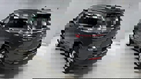 Certified 2021 Jeep Grand Cherokee L Laredo w/ Luxury Tech Group I image 7