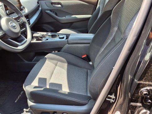 Used 2021 Nissan Rogue SV image 10