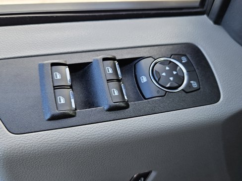 Used 2020 Ford F150 XLT image 33
